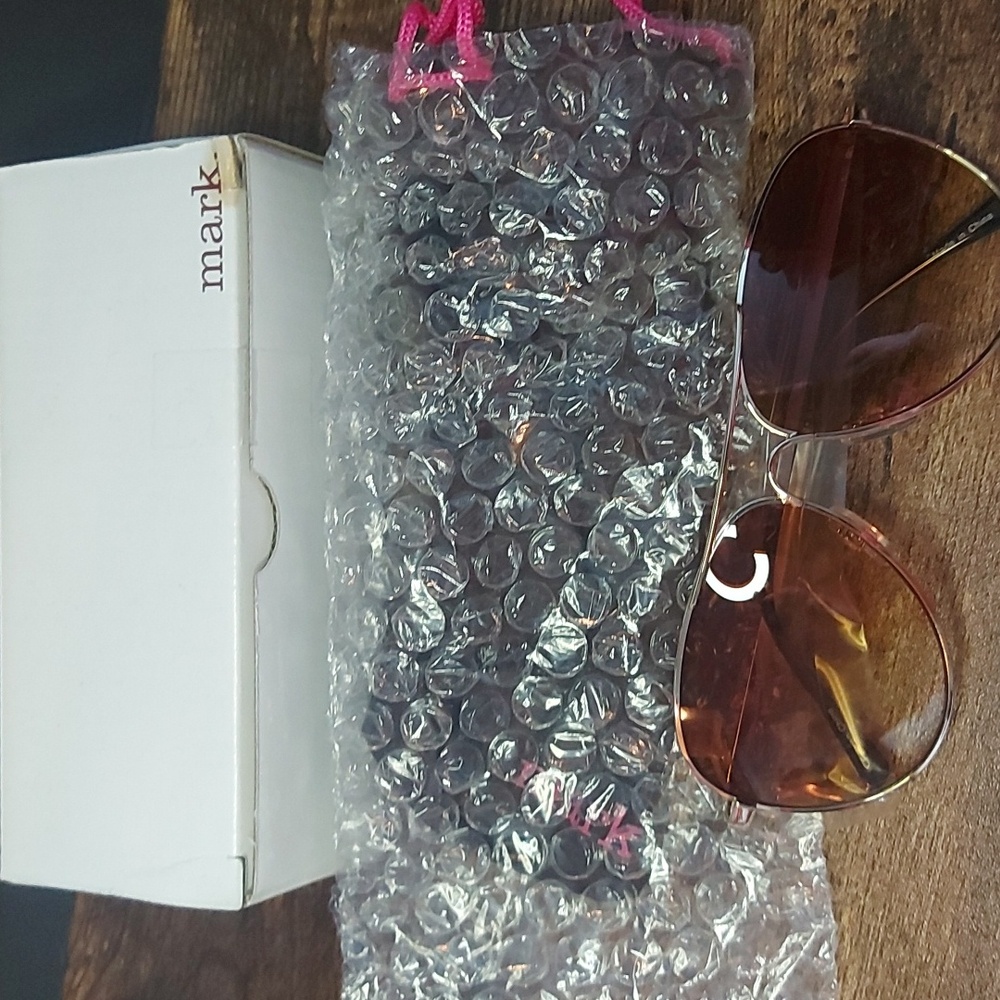 NIB Vintage Mark. Aviator Sunglasses